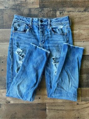 Women's AEO Distressed "Tomgirl Style" Slim Leg Blue Jeans | 2